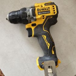 dewalt 3/8 drill driver xtreme sub compact series 12V brushless DCD701