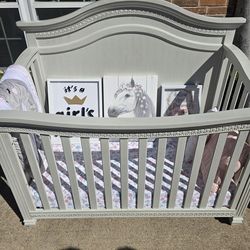 Wood baby bed very Good End Strong with mattress and baby blanket and pillow everything for $200
