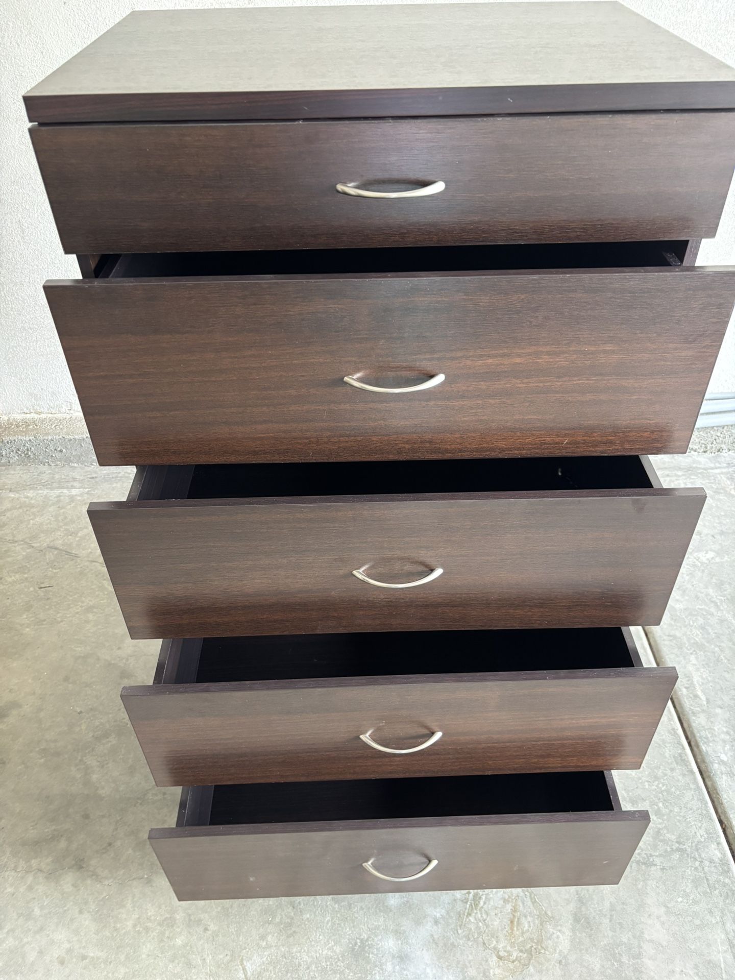 5 Drawers Wood Dresser