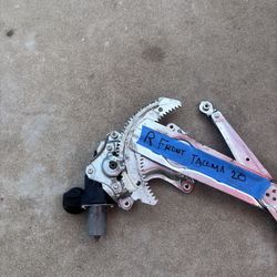 RIGHT FRONT WINDOW REGULATOR MOTOR FOR 2016-2023 TOYOTA TACOMA.