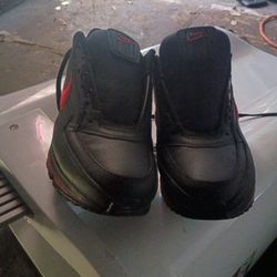 Nike air max black and red