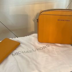 2 Piece Michael Kors Purse & Wallet Set