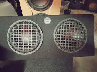 Quinn Acoustics 10 Inch 4 Ohm Immaculate Condition. 200 RMS Baseworks Box FREE DELIVERY DEMO IN THE PORTLAND VANCOUVER AREA 