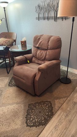 Power Lift Recliner with Vibration