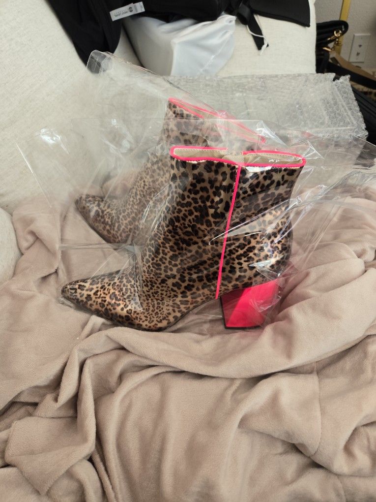 Dress Boots Leopard & Pink Size 9