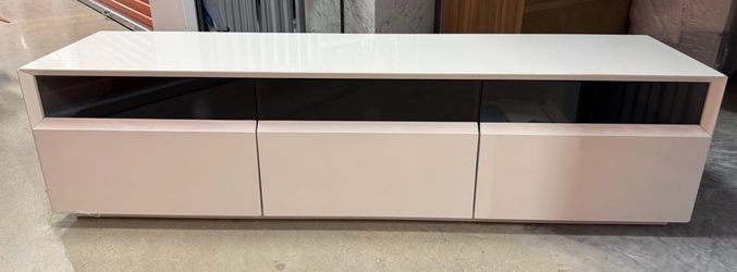 White TV stand with drawers