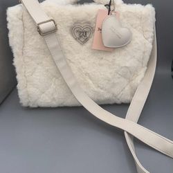 JC NWT Let’s get cozy tote~Juicy Couture~Angel Faux Fur Tote