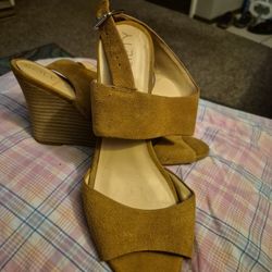 SOLE SOCIETY  SIZE 9 ORIGINAL PRICE $59.95  