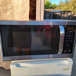 Vissani Black/Stainless Steel Microwave 