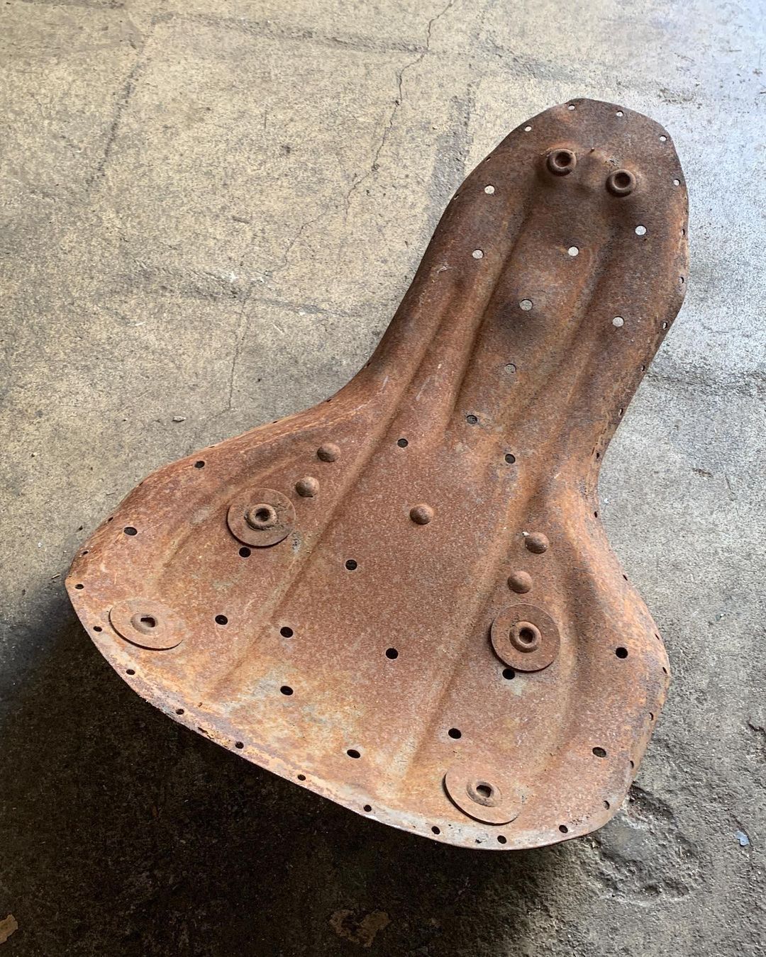 1(contact info removed) Big Twin Buddy Seat