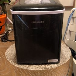 Ice maker