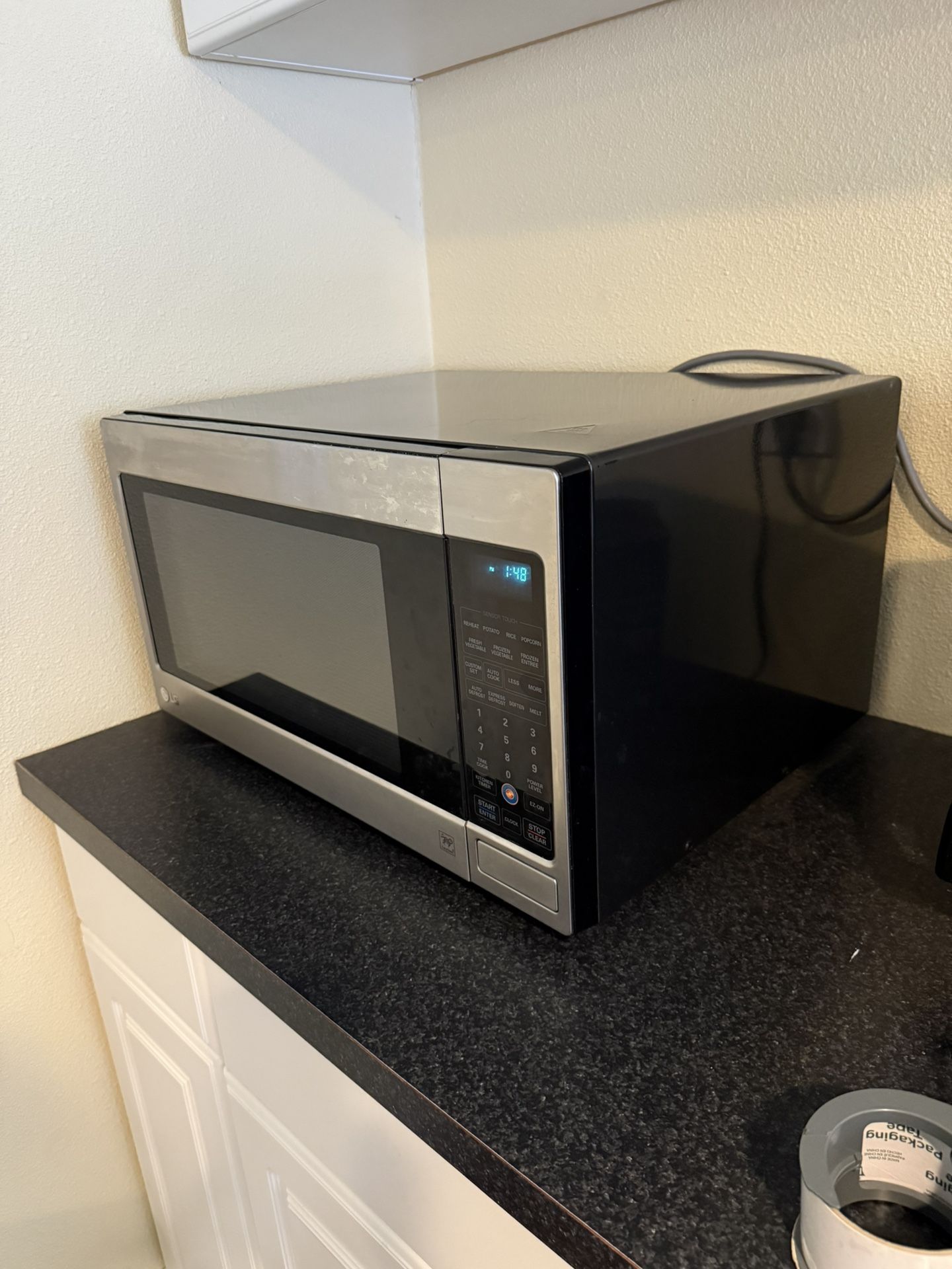 2.0 Cubic Feet LG Microwave