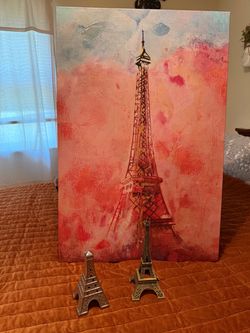 Eiffel Tower Paris Décor (Canvas painting & Eiffel Tower figures)
