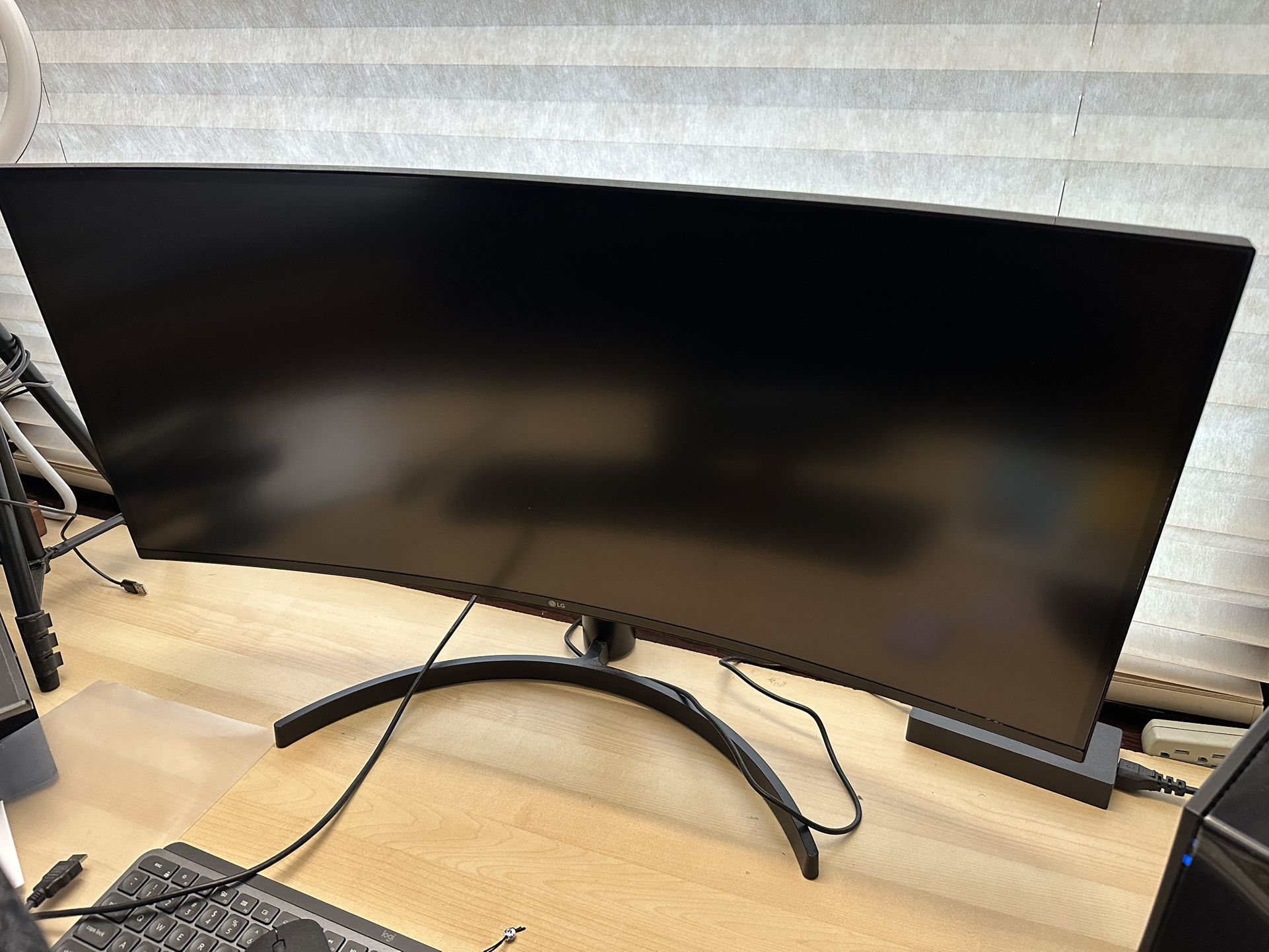 LG 34WN80C-B UltraWide Monitor 34” 21:9 Curved WQHD (3440 x 1440) IPS Display (2019 Model)