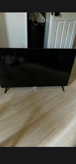43 in TCL TV with Roku installed