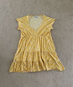 Cute Yellow/White Dress Size XL 16-18