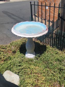 Concrete Pedestal Bird Bath