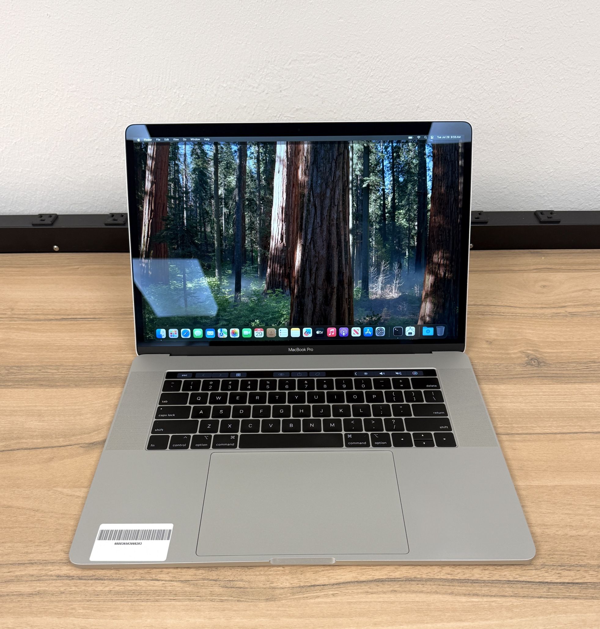 15 MacBook Pro Touchbar 32GB RAM*512GB SSD*2.6Ghz Intel 6 Core i7