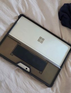 Microsoft ZHX00001 13" (11th Edition) Copilot+ PC Surface Pro Laptop - Qualcomm Snapdragon X Plus with 16GB Memory and 256GB SSD - Platinum