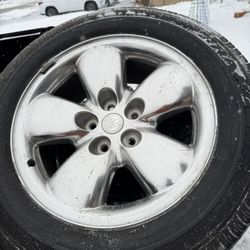 2004 Ram 1500 Oem Wheels/tires 5 Lug 275/60/20
