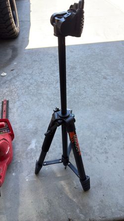 Camera tripod
