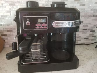 Delonghi coffee&cappuccino/frappuccino machine for Sale in