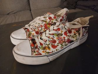 Cute shoes size 8