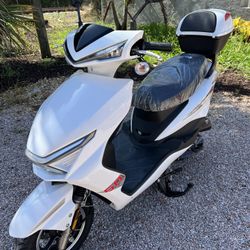 50cc Scooter 0 miles. 4000 miles Warranty. Financing $50 down.
