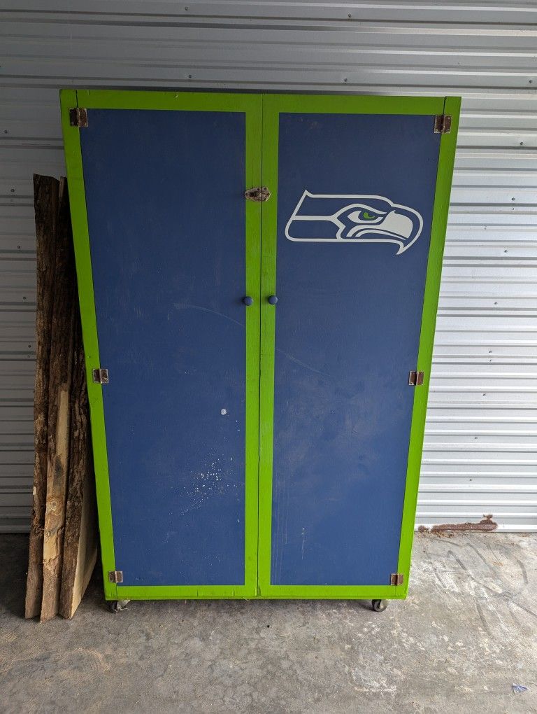 Rolling Cabinet