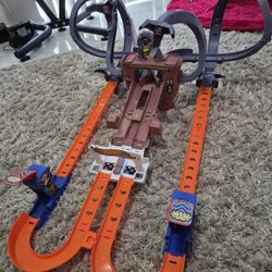 Hot Wheel RacerVerse Spider-man Track