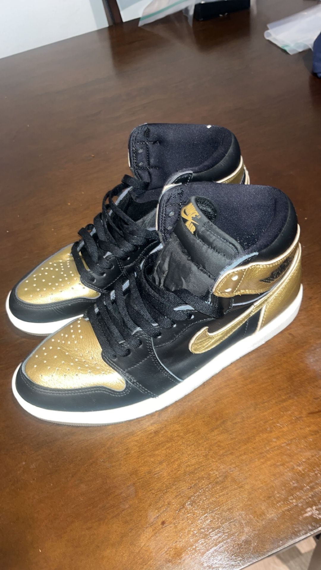 Jordan 1s Men size 10