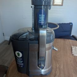 Oster Juice Extractor 