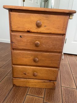 Nightstand/dresser