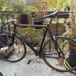 Vintage USA Cannondale Road Bike – 700c / Aluminum Frame