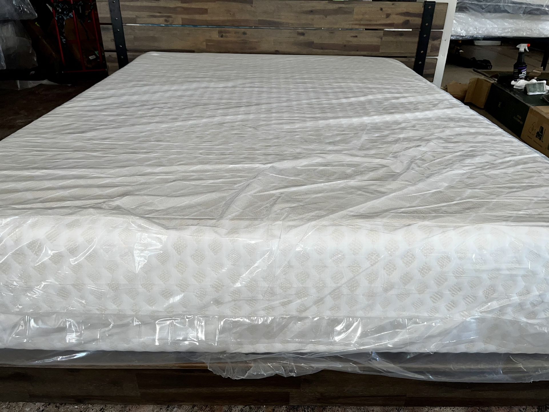 New Therapeutic Queen Size Memory Foam Mattress (12” Inch Mattress