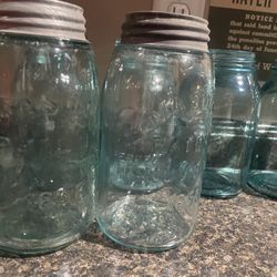 40 Mason Jars Anitique Pints Included