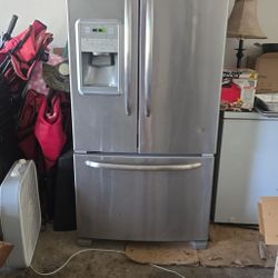 $375 Maytag Refrigerator Must Be Pick Up ASAP 