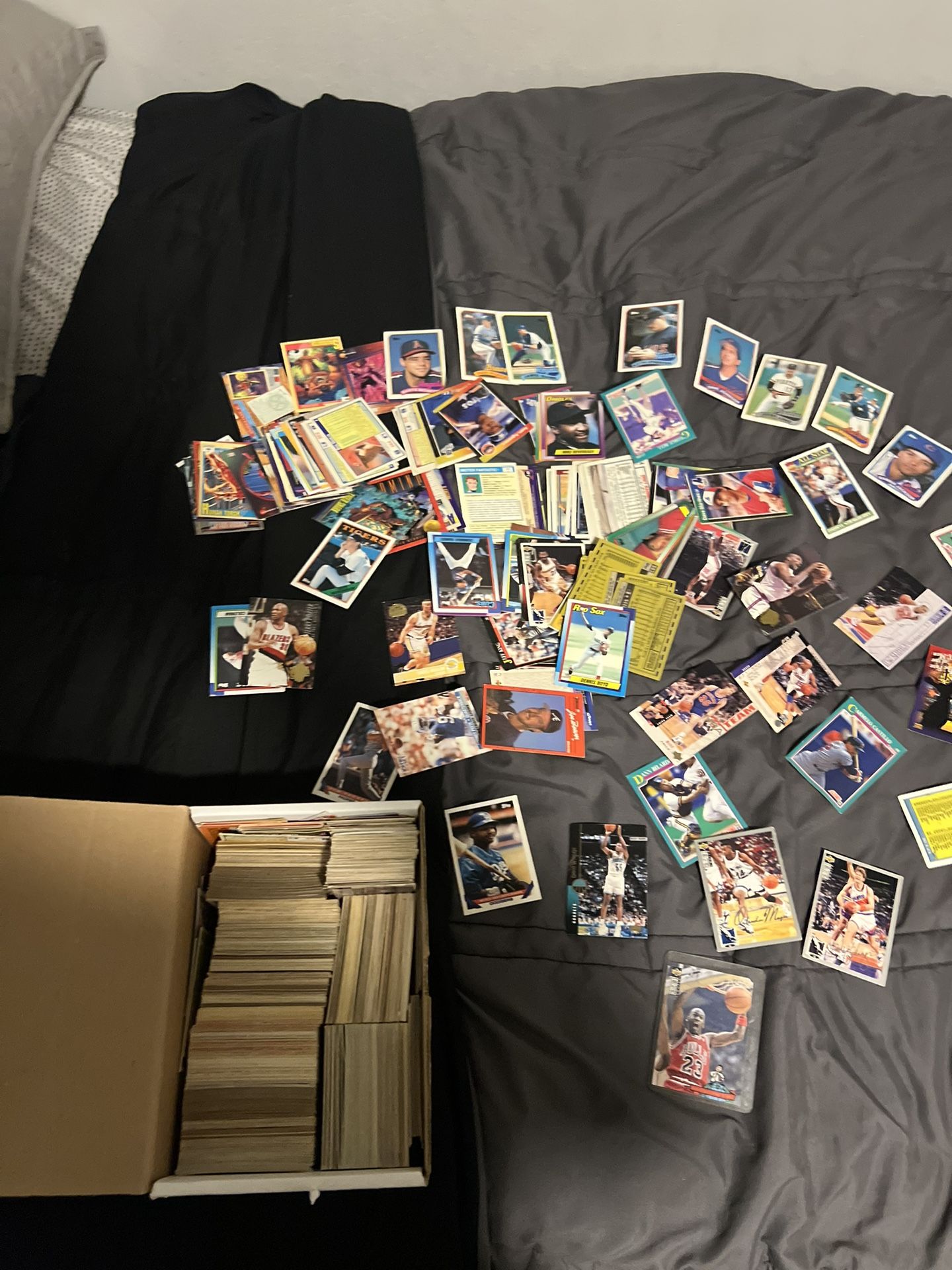 80-90s Baseball/football And Basketball Cards
