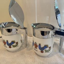 Vintage  Gemco  Cream 10 piece set roosters edition.