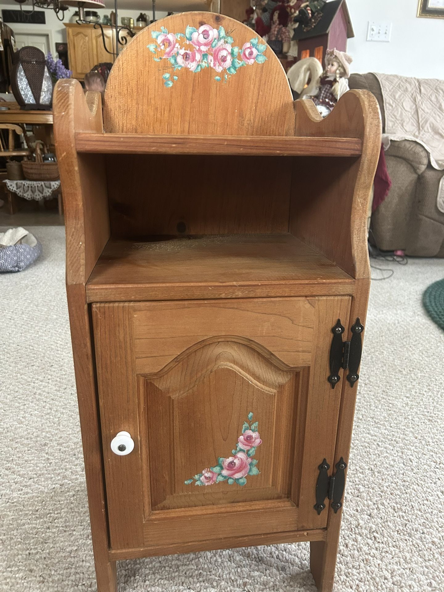 Small Stand w/shelf