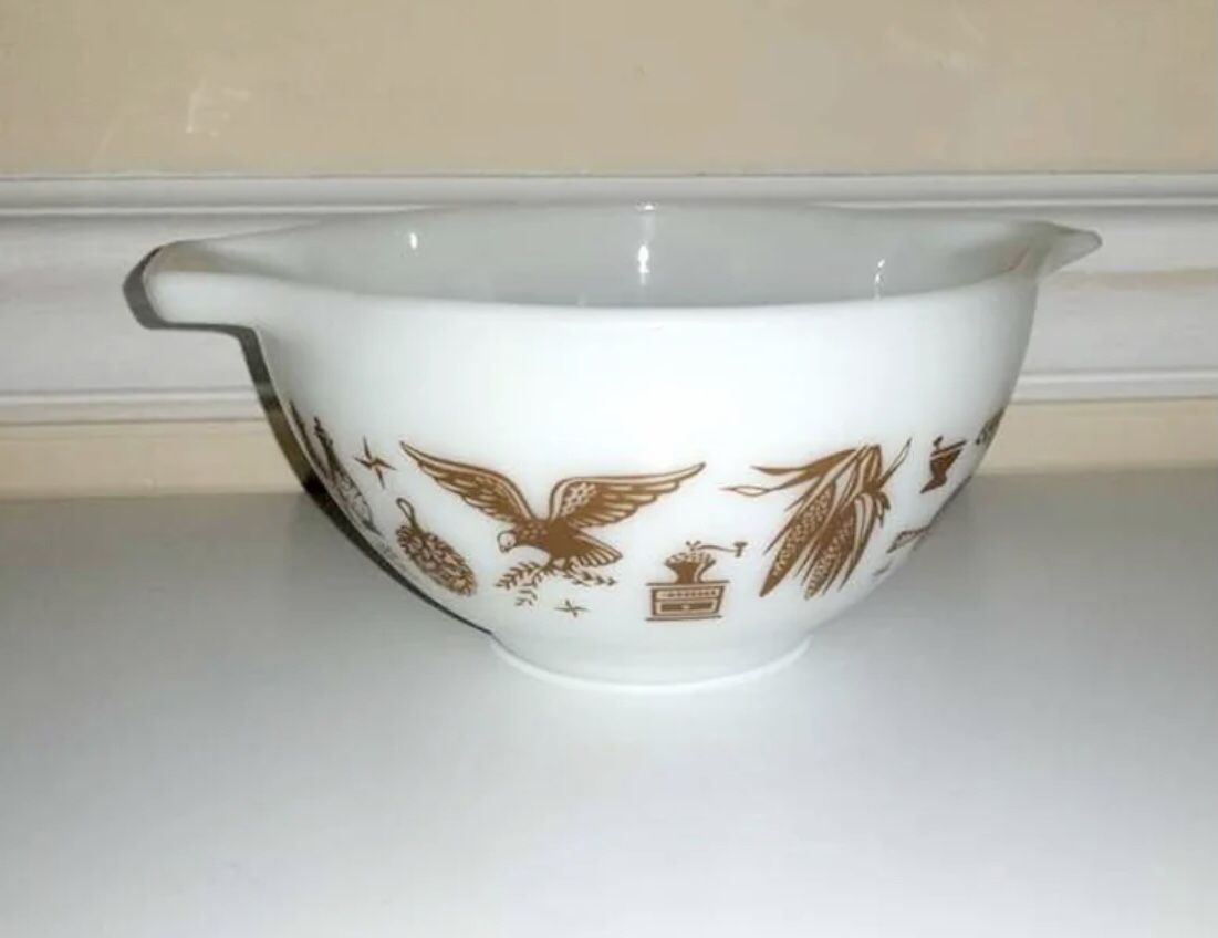 Vintage Early American Pyrex Bowls