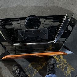 Nissan Grill 