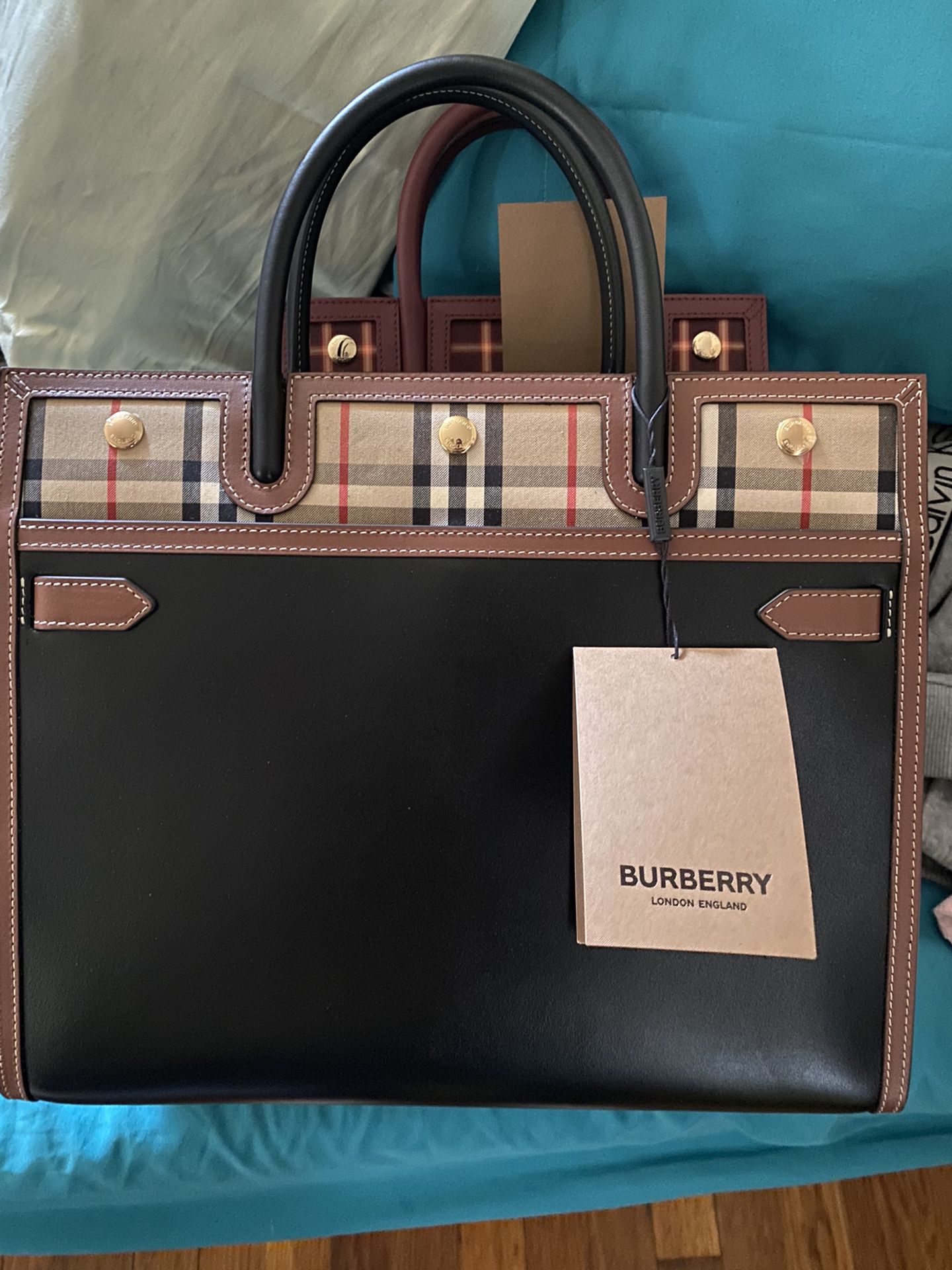Authentic Burberry London Handbag  Burberry london, Burberry bag