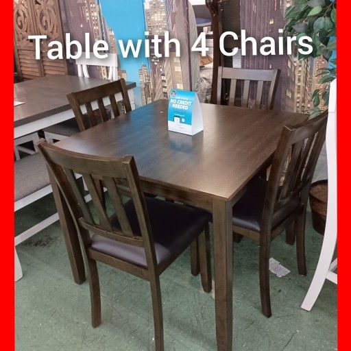 ✨ Table With 4 Chairs