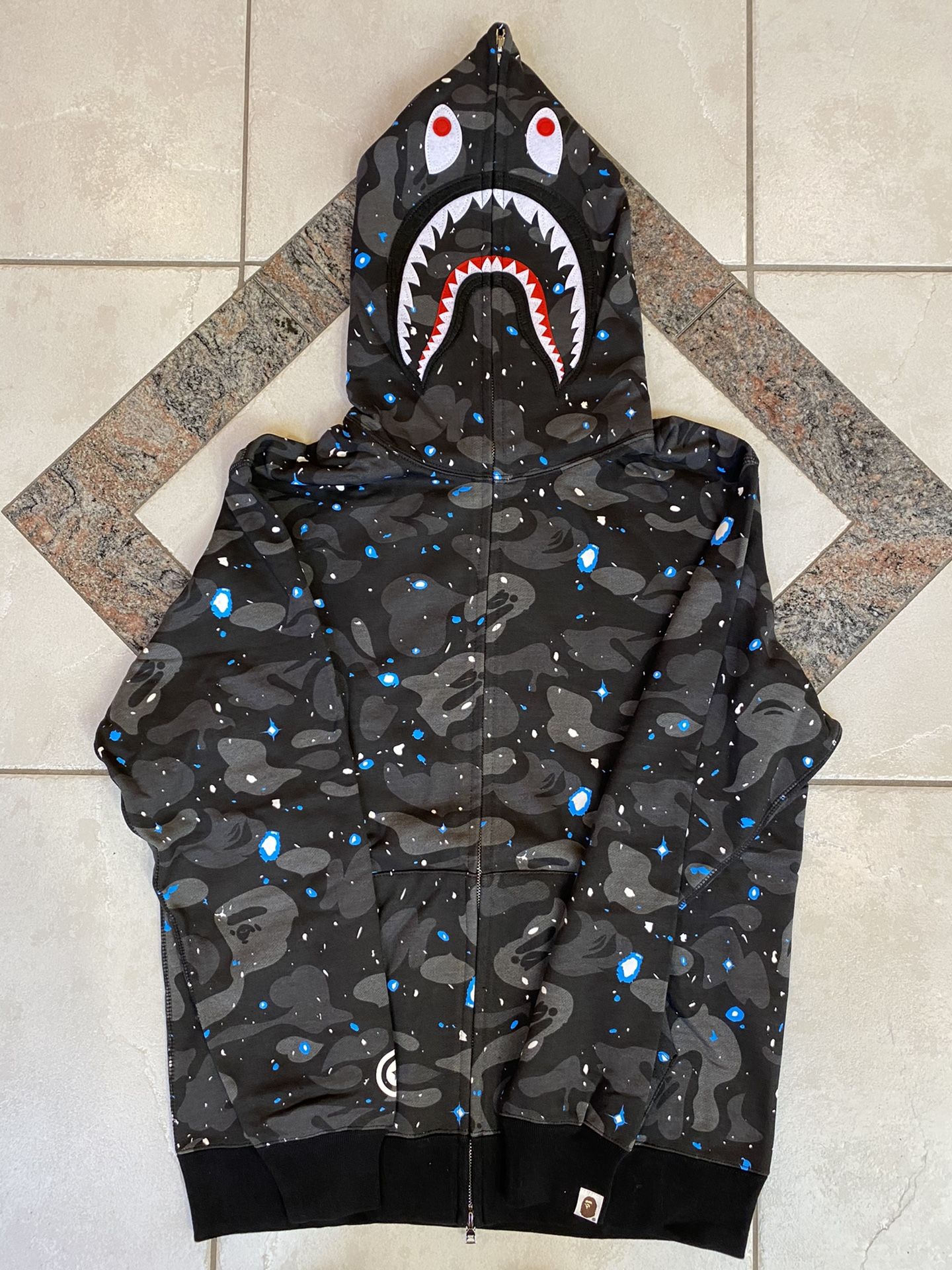 BAPE SPACE CAMO SHARK HOODIE SZ (L)