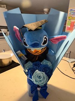 Stitch grad boquet
