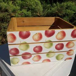 WOODEN APPLE CRATE