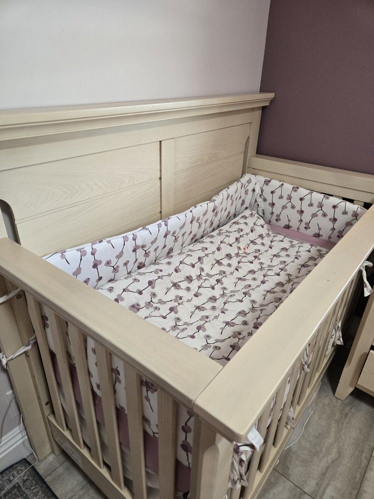 Baby Caché Overland 4-in-1 Convertible Crib in Sandstone