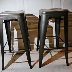 2 METAL BAR STOOL
