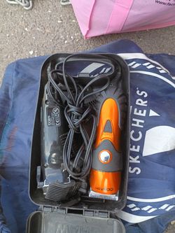 Electric razors with case and acc